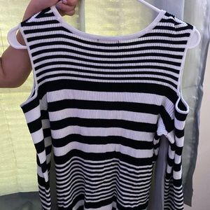 Off the shoulder shirt.🙂